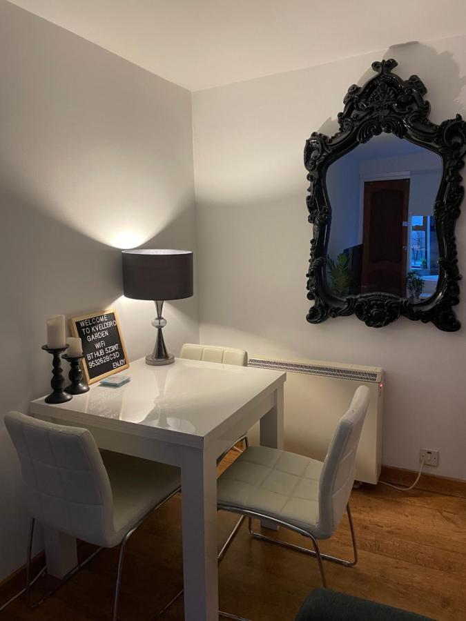 Cosy Cottage In Kveldrso Gardens Леруик Екстериор снимка